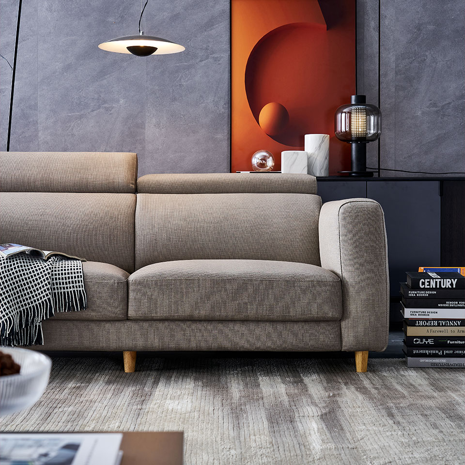 簡約大方扶手設計，優雅美觀，也增加了沙發的造型感