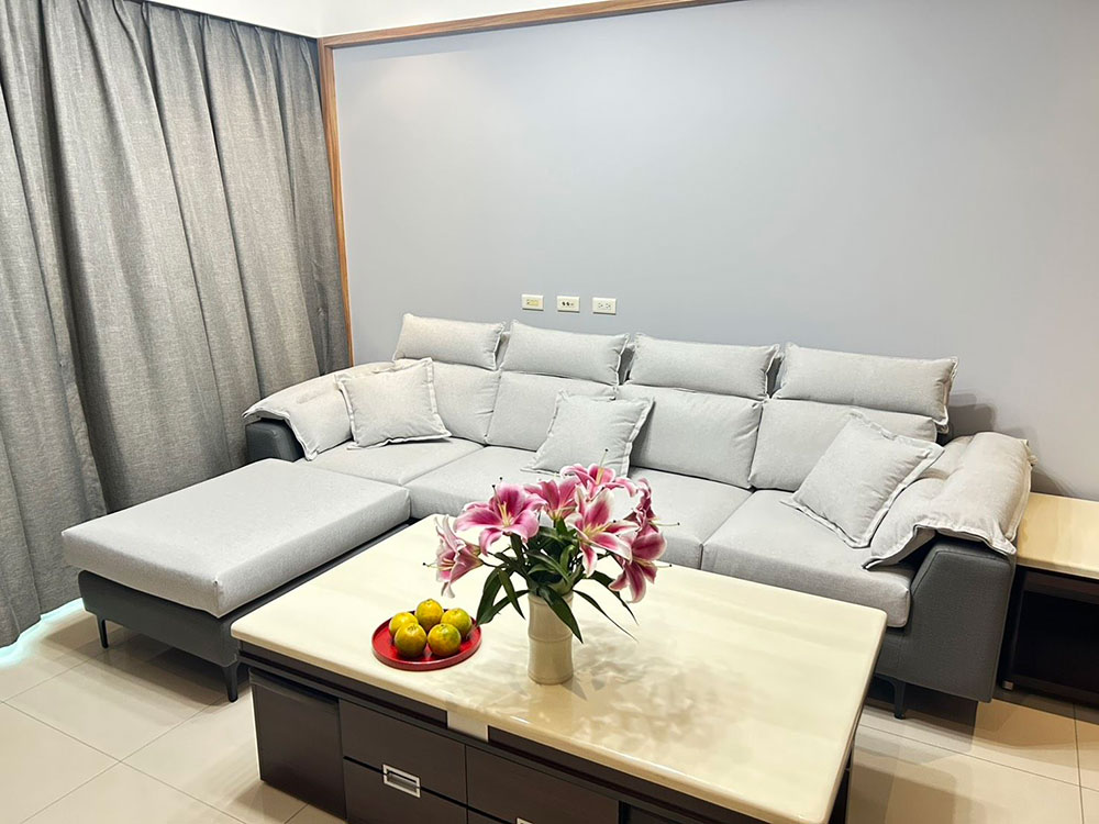 YKS 克蘿伊L型布沙發｜高雄鳳山客人客製涼感布與貓抓皮搭配實拍｜擇木深耕系列熱銷款