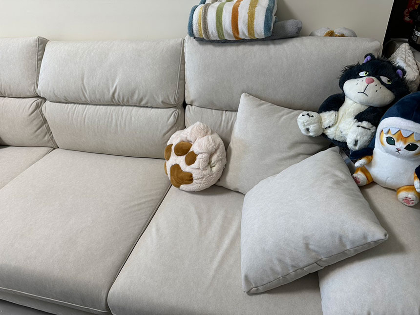 YKS 達芬奇L型貓抓布沙發｜高雄楠梓開箱實拍沙發右側局部｜擇木深耕系列熱銷款