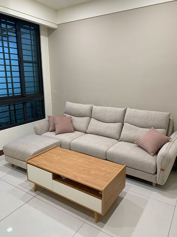 YKS艾蜜麗 L型貓抓布沙發∣屏東客人開箱實拍-2 YKS 艾蜜麗 L型貓抓布沙發|屏東客人實境拍攝沙發側面|擇木深耕系列熱銷款