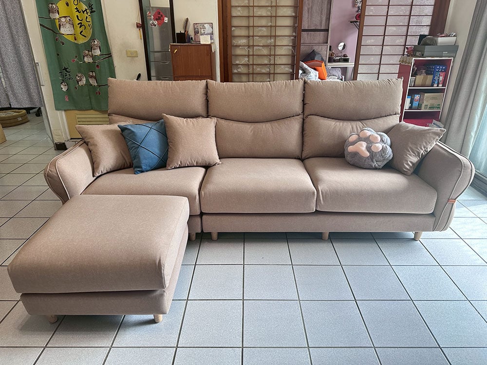 YKS 艾蜜麗 L 型貓抓布沙發｜台中大里楊小姐開箱實拍客廳沙發｜擇木深耕系列