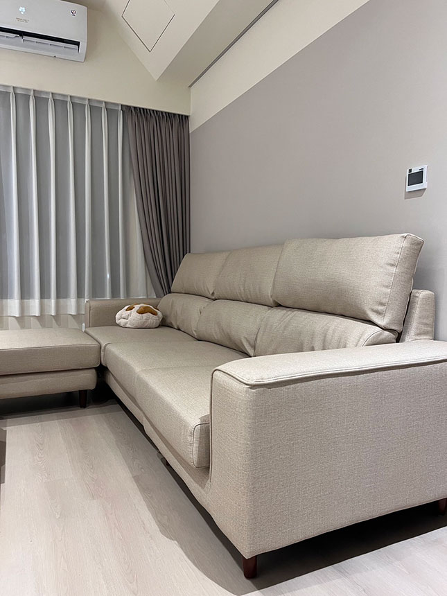 YKS 弗洛拉L型貓抓皮沙發∣台南客人沙發開箱實拍-2 YKS 弗洛拉L型貓抓皮沙發|台南歸仁客人開箱實拍沙發側面|擇木深耕系列熱銷款