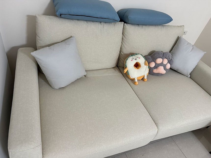 YKS喬治亞三人貓抓布沙發∣台南客人開箱實拍-1 YKS 喬治亞三人貓抓布沙發|台南張小姐實拍沙發左側面|擇木深耕系列熱銷款