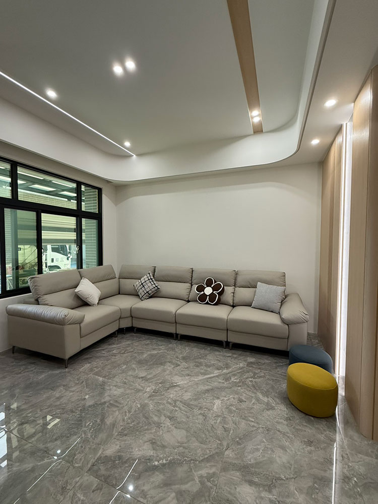 喬納森L型耐磨皮沙發搭配居家空間示意｜彰化工廠體驗館實際入住案例