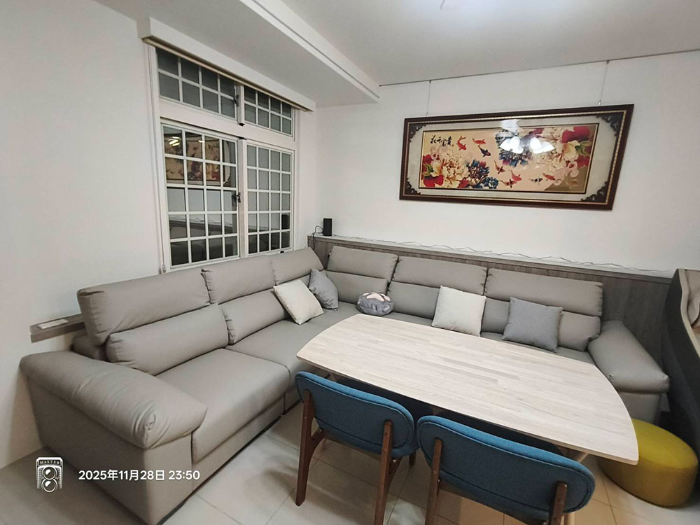 YKS 喬納森 L 型耐磨皮沙發|桃園八德真實入住實拍-1 YKS 喬納森 L 型耐磨皮沙發 桃園八德客廳實拍-1